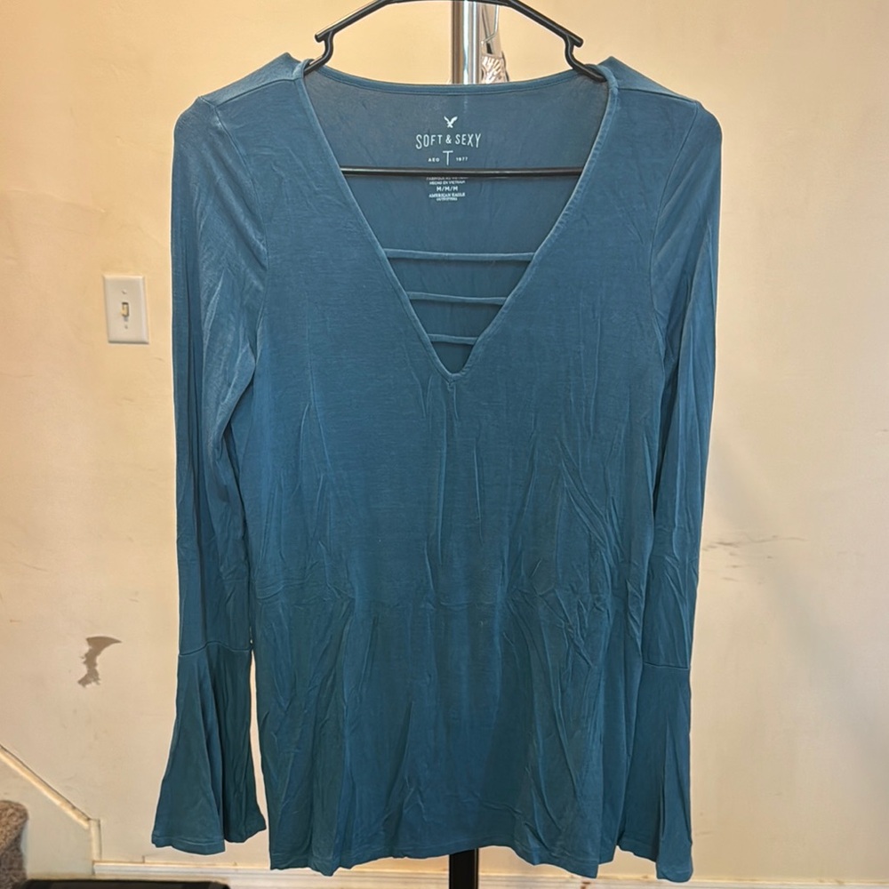 American Eagle Outfitters Blue Fitted Long Sleeve Blouse